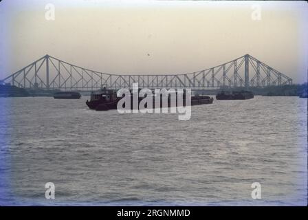 Howda Bridge, pont en cantilever équilibré, mis en service en 1943, au-dessus de la rivière Hooghly, Bengale occidental, Calcutta, Inde Banque D'Images