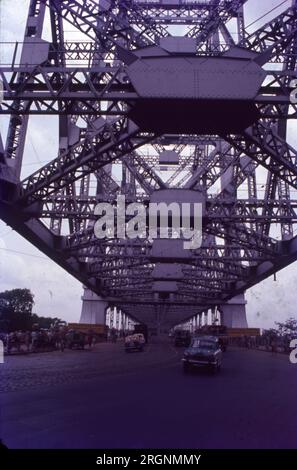 Howda Bridge, pont en cantilever équilibré, mis en service en 1943, au-dessus de la rivière Hooghly, Bengale occidental, Calcutta, Inde Banque D'Images