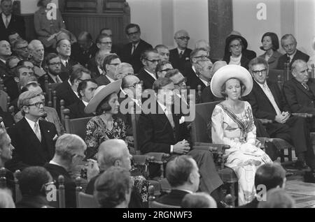 Fête du Prince, ouverture des États généraux, de gauche à droite Pieter van Vollenhoven, Margriet, Claus et Beatrix dans le Ridderzaal ca. Septembre 1972 Banque D'Images