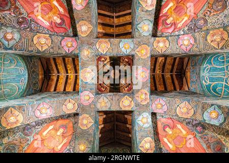 Sommet du plafond de la chapelle Watts, Compton, Surrey, Angleterre Banque D'Images