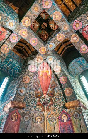 Seraphe et sommet du plafond de la chapelle Watts, Compton, Surrey, Angleterre Banque D'Images