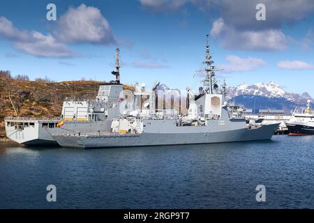 La marine espagnole (Armada espagnole) frégate BLAS DE LEZO & Replenishment Oiler Patiño, amarrée à Bodo, Norvège. 4 mai 2023. Banque D'Images