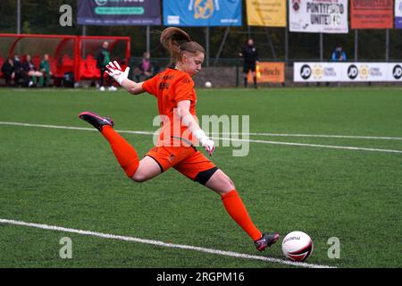 Elen Valentine en action - Pontypridd United WFC v Aberystwyth Women FC Banque D'Images