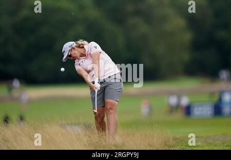 Ashleigh Buhai d'Afrique du Sud sur le 18e fairway pendant la deuxième journée de l'AIG Women's Open 2023 à Walton Heath, Surrey. Date de la photo : Vendredi 11 août 2023. Banque D'Images