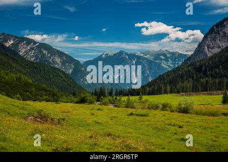 Paysage montagneux pittoresque des Alpes en été, Alpes autrichiennes, Tyrol Banque D'Images