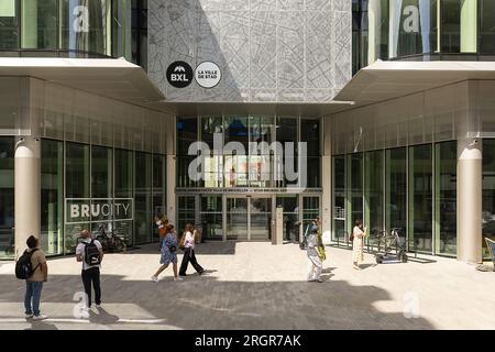 Bruxelles, Belgique. 11 août 2023. L'illustration montre le bâtiment Brucity récemment ouvert, dans le centre-ville de Bruxelles, le vendredi 11 août 2023. Brucity, le nouveau centre administratif de la ville de Bruxelles, a ouvert ses portes le lundi 12 décembre 2022. BELGA PHOTO JAMES ARTHUR GEKIERE crédit : Belga News Agency/Alamy Live News Banque D'Images
