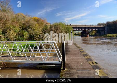 Crue dans la rivière Avon près de Keynsham, Bristol. Banque D'Images