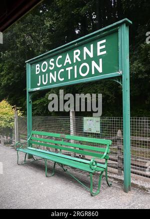 Panneau de gare à la station Boscarne Junction sur le chemin de fer Bodmin & Wenford, Cornwall. Banque D'Images