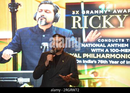 New Delhi, Inde. 11 août 2023. Ricky Kej, compositeur et environnementaliste indien trois fois récompensé par un Grammy Award et nommé trois fois aux Grammy Awards au cours de son interaction avec les médias au sujet de sa collaboration pour interpréter l'hymne national de l'Inde « Jana Gana Mana » avec le Royal Philharmonic Orchestra composé de 100 musiciens pour marquer le 76e jour de l'indépendance du pays. (Photo de Sondeep Shankar/Pacific Press) crédit : Pacific Press Media production Corp./Alamy Live News Banque D'Images