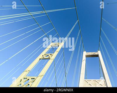 Vue vers le haut du pont Tacoma Narrows Banque D'Images