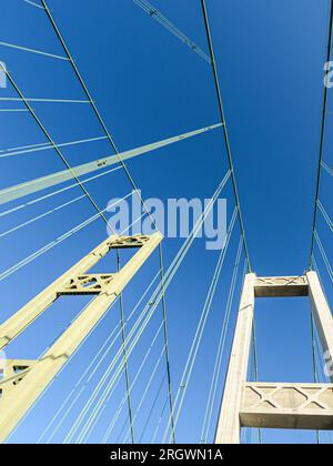 Vue vers le haut du pont Tacoma Narrows Banque D'Images