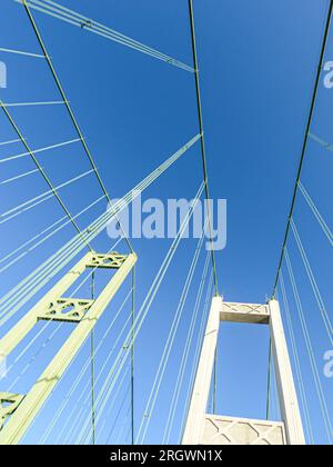 Vue vers le haut du pont Tacoma Narrows Banque D'Images