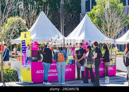 Sydney Aust 12 août 2023 : les futurs étudiants se sont réunis aujourd'hui à l'Université Macquarie pour sa journée portes ouvertes annuelle. Août en Nouvelle-Galles du Sud est le mois ouvert non officiel Banque D'Images