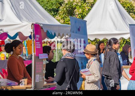 Sydney Aust 12 août 2023 : les futurs étudiants se sont réunis aujourd'hui à l'Université Macquarie pour sa journée portes ouvertes annuelle. Août en Nouvelle-Galles du Sud est le mois ouvert non officiel Banque D'Images