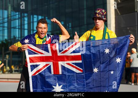 Brisbane, Australie. 12 août 2023. Brisbane, Australie. 12 août 2023. Les supporters australiens arrivent avant le match de quart de finale de la coupe du monde féminine de la FIFA 2023 Australie femmes vs France femmes au Suncorp Stadium, Brisbane, Australie, le 12 août 2023 (photo de Patrick Hoelscher/News Images) dans, le 8/12/2023. Crédit : SIPA USA/Alamy Live News crédit : SIPA USA/Alamy Live News Banque D'Images