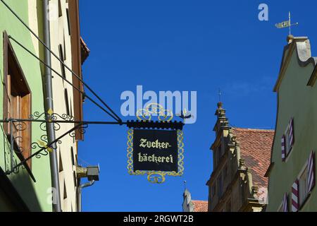 Panneau en fer forgé / Schmiedeeisenplatte, Rothenburg ob der Tauber, Franken / Franconia, Bayern / Bavière, Allemagne Banque D'Images