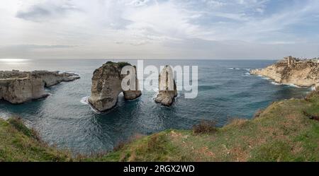 Raouche Rocks (Pigeon Rock), Beyrouth, Liban Banque D'Images