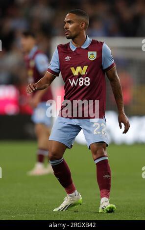 11 août 2023 : Turf Moor, Burnley, Lancashire, Angleterre ; Premier League football, Burnley contre Manchester City ; Vitinho de Burnley crédit : action plus Sports Images/Alamy Live News Banque D'Images