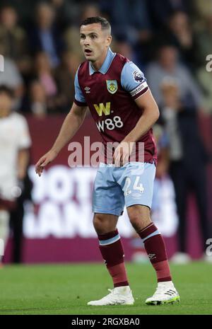 11 août 2023 : Turf Moor, Burnley, Lancashire, Angleterre ; Premier League football, Burnley contre Manchester City ; Josh Cullen de Burnley Credit : action plus Sports Images/Alamy Live News Banque D'Images