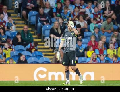 Le gardien de but de Burnley James Trafford lors du Burnley FC contre Manchester City FC au Turf Moor Stadium Burnley 11 août 2023 crédit : Sharon Latham/Burnley FC/Alamy Live News Banque D'Images