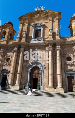 Marsala, Italie - août 5 2023 - l'église mère, cathédrale de Marsala dédiée à Saint Thomas de Canterbury Banque D'Images