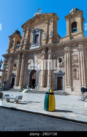 Marsala, Italie - août 5 2023 - l'église mère, cathédrale de Marsala dédiée à Saint Thomas de Canterbury Banque D'Images