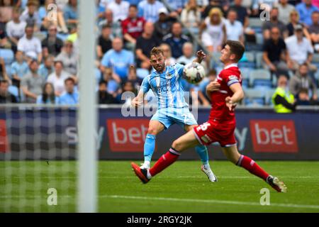 Coventry le samedi 12 août 2023. Matt Godden (24 Coventry City) tire et marque lors du Sky Bet Championship Match entre Coventry City et Middlesbrough au Coventry Building Society Arena, Coventry le samedi 12 août 2023. (Photo : Kevin Hodgson | MI News) crédit : MI News & Sport / Alamy Live News Banque D'Images