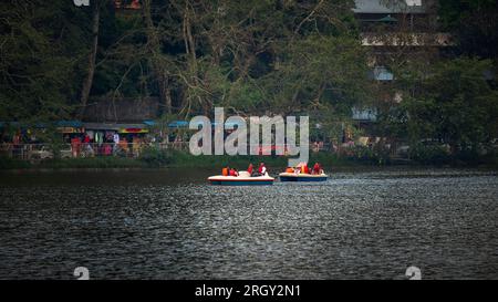 Le lac Kodaikanal, également connu sous le nom de lac Kodai, est un lac artificiel situé dans la ville de Kodaikanal dans le district de Dindigul dans le Tamil Nadu, en Inde. 13-mai-2023, Kod Banque D'Images