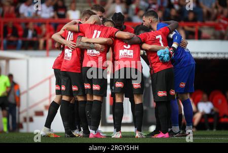 Bruxelles, Belgique. 12 août 2023. Les joueurs de Rwdm photographiés au début d'un match de football entre RWD Molenbeek et KV Mechelen, samedi 12 août 2023 à Bruxelles, le jour 3/30 de la première division du championnat belge 'Jupiler Pro League' 2023-2024. BELGA PHOTO TOM GOYVAERTS crédit : Belga News Agency/Alamy Live News Banque D'Images