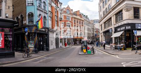 Londres, Royaume-Uni - 19 juillet 2023 : vue du quartier animé de Soho à Londres, Angleterre. Banque D'Images