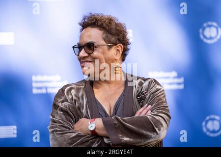 Édimbourg, Écosse, Royaume-Uni. 12 août 2023. Poète et ancienne Makar, Jackie Kay fait une apparition au Festival international du livre d'Édimbourg où elle a parlé de son nouveau recueil de poésie Jackie Kay : a Life in Protest. Les poèmes retracent un voyage poétique puissant et émouvant à travers les moments clés de l'activisme politique de sa vie. Iain Masterton/Alamy Live News Banque D'Images