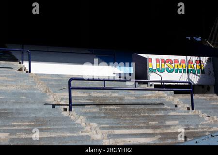 Avellaneda, Buenos Aires, Argentine. 7e. Juillet 2013. Travaux de peinture au Presidente Peron Stadium du Racing Club de Avellaneda.. Crédit : Fabideciria. Banque D'Images