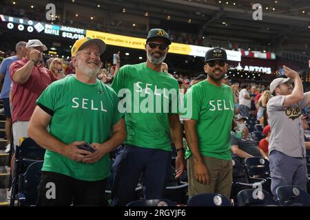 Oakland Athletics organise une manifestation contre le déménagement de l'équipe à Las Vegas lors d'un match de saison régulière de la MLB entre les Oakland Athletics et les Nationals de Washington au Nationals Park à Washington, DC le 11 août 2023. La manifestation de la campagne fans 2023 est appelée « Summer of Sell ». (Max Siker / image du sport) Banque D'Images