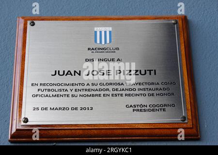 Avellaneda, Buenos Aires, Argentine. 1e. Mars 2013. Plaque commémorative pour Juan Jose Pizzutti au Presidente Peron Stadium du Racing Club. CRED Banque D'Images