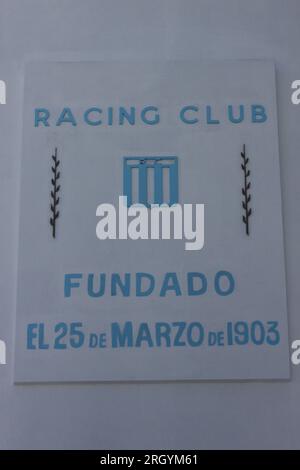 Avellaneda, Buenos Aires, Argentine. 25e. Septembre 2013. Travaux de peinture au Presidente Peron Stadium du Racing Club de Avellaneda. Crédit : Fabidec Banque D'Images