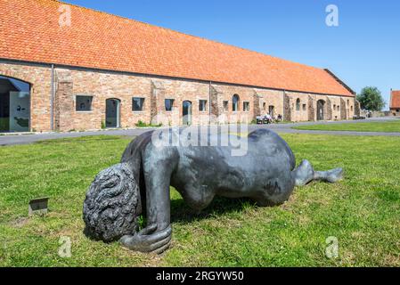 13e siècle grange monastique / grange abbatiale Ten Bogaerde, aujourd'hui musée d'art moderne et centre des arts de Schuur à Koksijde / Coxyde, Flandre Occidentale, Belgique Banque D'Images