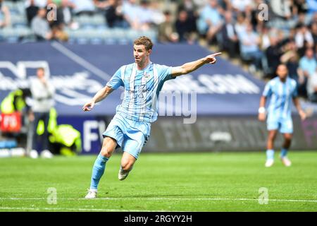 Coventry le samedi 12 août 2023. Ben Sheaf (14 Coventry City) lors du Sky Bet Championship Match entre Coventry City et Middlesbrough au Coventry Building Society Arena, Coventry le samedi 12 août 2023. (Photo : Kevin Hodgson | MI News) crédit : MI News & Sport / Alamy Live News Banque D'Images