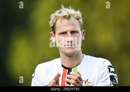 Bruxelles, Belgique. 12 août 2023. Joren Dom de l'OHL semble abattu après un match de football entre la Royale Union Saint-Gilloise et l'OH Leuven, samedi 12 août 2023 à Bruxelles, le jour 3/30 de la première division du championnat belge 'Jupiler Pro League' 2023-2024. BELGA PHOTO TOM GOYVAERTS crédit : Belga News Agency/Alamy Live News Banque D'Images