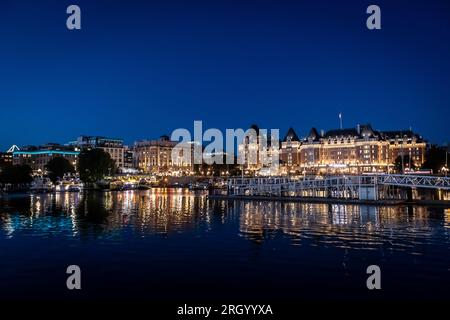 Vue nocturne de l'Inner Harbour à Victoria, Colombie-Britannique, CANADA Banque D'Images