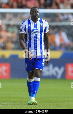 Hull, Royaume-Uni. 12 août 2023. Le défenseur Bambo Diaby (5 ans) de Sheffield Wednesday lors du match de championnat Hull City FC vs Sheffield Wednesday FC EFL au MKM Stadium, Hull, Royaume-Uni, le 12 août 2023 Credit : Every second Media/Alamy Live News Banque D'Images