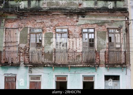 cachoeira, bahia, brésil - 4 novembre 2023 : vue d'architecture de vieilles demeures dans la ville de Cachoeira, dans le réconcilavo de Bahia. Banque D'Images