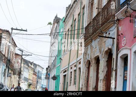 cachoeira, bahia, brésil - 4 novembre 2023 : vue d'architecture de vieilles demeures dans la ville de Cachoeira, dans le réconcilavo de Bahia. Banque D'Images