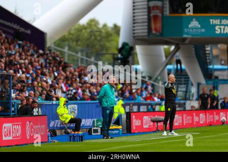 John Smith's Stadium, Huddersfield, Angleterre - 12 août 2023 Neil Warnock Manager de Huddersfield Town regarde - pendant le match Huddersfield Town v Leicester City, Sky Bet Championship, 2023/24, John Smith's Stadium, Huddersfield, Angleterre - 12 août 2023 crédit : Mathew Marsden/WhiteRosePhotos/Alamy Live News Banque D'Images