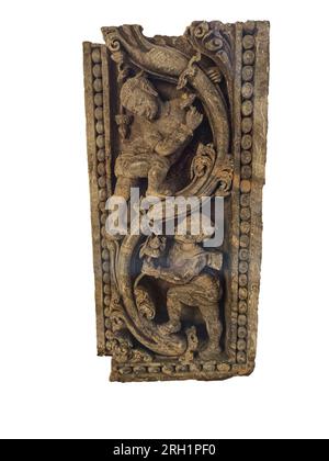 Fragment d'un jambage de porte finement sculpté. 13e siècle, Bhubaneshwar. Banque D'Images