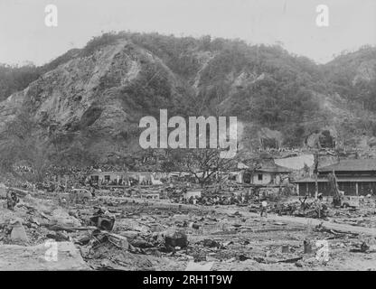 Invasion des Philippines, décembre 1941 – mai 1942. Une scène de destruction totale sur le Corregidor montre les restes de ce qui était autrefois connu sous le nom de « Gibraltar de l’est » à la suite d’un bombardement massif de l’île forteresse par les forces japonaises envahissantes, mai 1942. Banque D'Images