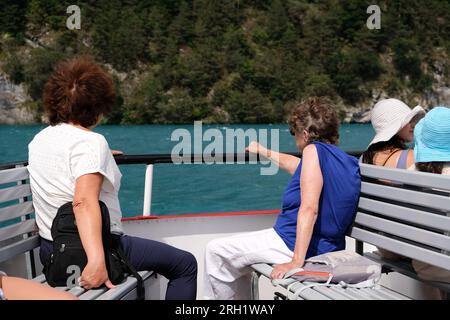 Croisières sur le lac de Thoune à Interlaken, excursion en bateau sur le lac de Thoune en Suisse Banque D'Images