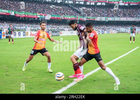 Kolkata, Inde. 12 août 2023. East Bengal FC a battu Mohunbagan Super Giant 1-0 dans Durand Cup Group League Match-2023 Kolkata Derby avec le score solitaire de Nandhakumar Sekar (maillot no-11) lors de la 2e moitié du match du 12 août 2023 au VYBK Stadium (image de crédit : © Amlan Biswas/Pacific Press via ZUMA Press Wire) USAGE ÉDITORIAL UNIQUEMENT! Non destiné à UN USAGE commercial ! Banque D'Images