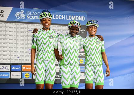 Glasgow, Royaume-Uni. 13 août 2023. L'équipe Nigeria photographiée au départ de la course sur route féminine élite aux Championnats du monde de cyclisme UCI, à Glasgow, en Écosse, dimanche 13 août 2023. UCI organise les mondes avec toutes les disciplines cyclistes, cyclisme sur route, cyclisme en salle, VTT, course BMX, paracyclisme routier et paracyclisme intérieur, à Glasgow du 05 au 13 août. BELGA PHOTO DAVID PINTENS crédit : Belga News Agency/Alamy Live News Banque D'Images