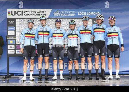 Glasgow, Royaume-Uni. 13 août 2023. L'équipe de Belgique photographiée au départ de la course sur route féminine élite aux Championnats du monde UCI Cyclisme, à Glasgow, en Écosse, dimanche 13 août 2023. UCI organise les mondes avec toutes les disciplines cyclistes, cyclisme sur route, cyclisme en salle, VTT, course BMX, paracyclisme routier et paracyclisme intérieur, à Glasgow du 05 au 13 août. BELGA PHOTO DAVID PINTENS crédit : Belga News Agency/Alamy Live News Banque D'Images