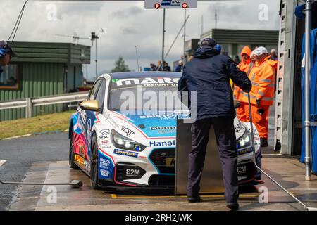 Dunfermline, Royaume-Uni. 13 août 2023. BTCC Knockhill Race 1 lors du British Touring car Championship au circuit de course de Knockhill, Dunfermline, Écosse, le 13 août 2023. Photo de Chris Williams. Usage éditorial uniquement, licence requise pour un usage commercial. Aucune utilisation dans les Paris, les jeux ou les publications d'un seul club/ligue/joueur. Crédit : UK Sports pics Ltd/Alamy Live News Banque D'Images